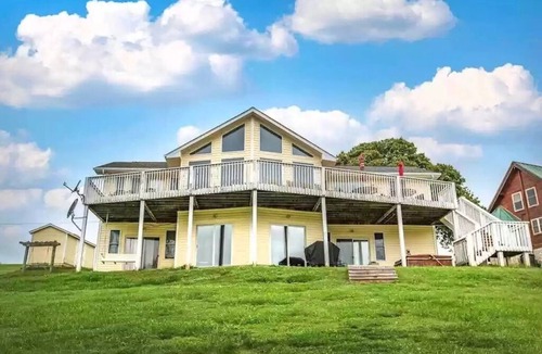 Goodview House | Pet Friendly-180 Feet of breathtaking shoreline on peaceful Smith Mountain Lake!
