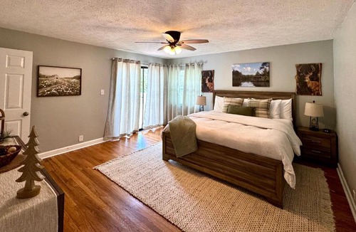 Knoxville Apartment | Pet-Friendly 3BR - Near UT & Downtown Knoxville