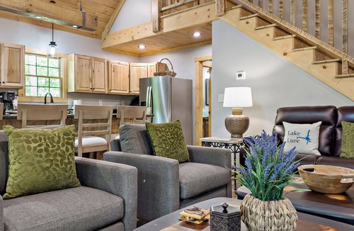 Lake Lure Cottage | Pet Friendly, Fireplace, Hot Tub, Internet - Bear Paw by Carolina Properties,