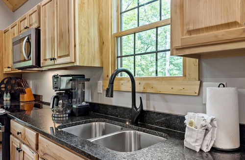 Lake Lure Cottage | Pet Friendly, Fireplace, Hot Tub, Internet - Bear Paw by Carolina Properties,