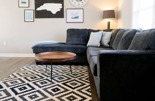 Oakley House | Pet Friendly Home With Hot Tub 5 Mins to Biltmore