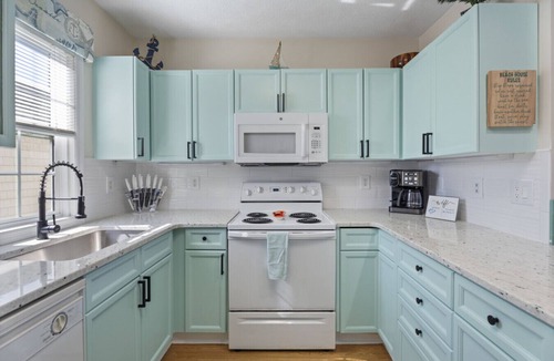 North Carolina Coast Villa | Pet-Friendly - Large Townhome - Steps to Beach