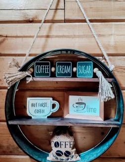 Columbia House | Pet Friendly Log Cabin, Perfect for an Adventure in Kentucky's Lake Country