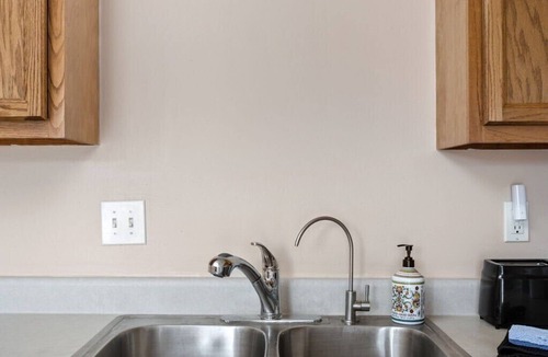 Indianapolis Condo | Pet Friendly Retreat near Indianapolis