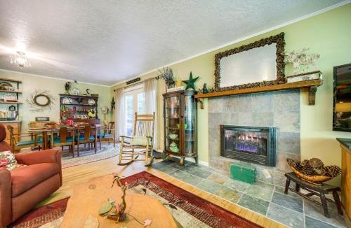 Sylva House | Pet-Friendly Retreat w/Mtn Views in Sylva!