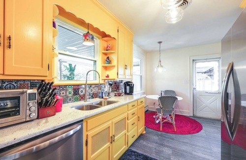 Roanoke House | Pet-Friendly Roanoke Retreat w/Theater