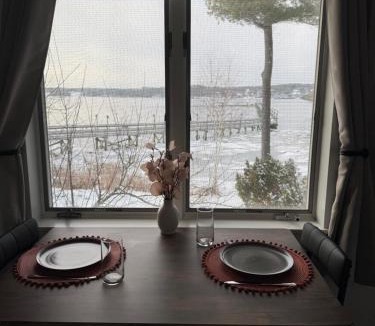 Edgecomb Apartment | Pet friendly waterfront condo