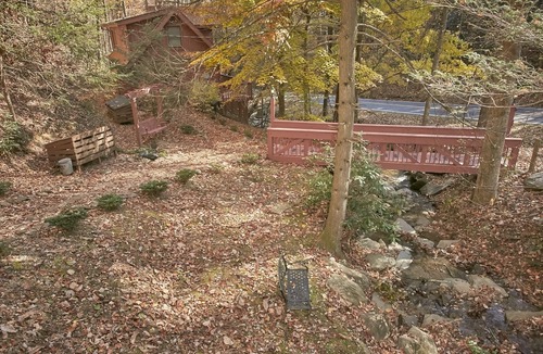Chalet Village Cabin | Pet paradise | Affordable | scenic