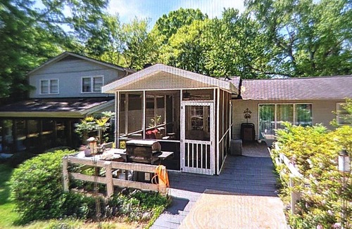 Easley House | Pets Free! Carolina Oasis Easley