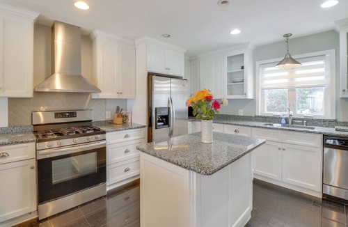 Willoughby Spit House | Pets Welcome: Beachfront Family Retreat in Norfolk