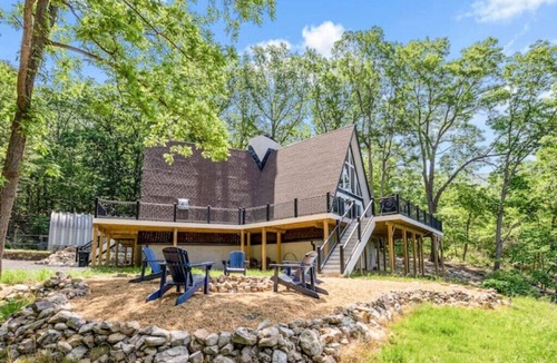 Maurertown Cabin | Picturesque views @ The Triple A-Frame