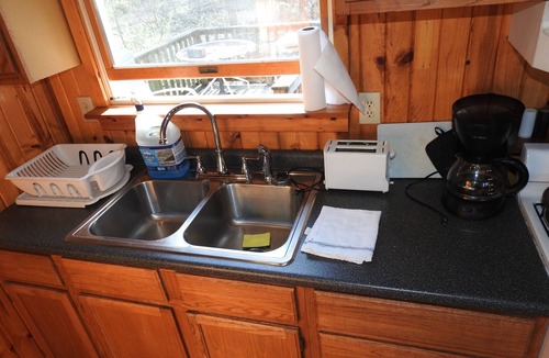 Carbondale Cabin | Pine Cabin #3 on 30 Acres! 1 mi. from Carbondale, IL & SIUC Campus