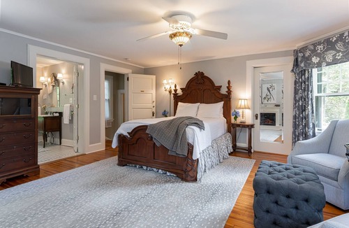 Historic Montford Bed & Breakfast | Pinecrest Bed & Breakfast