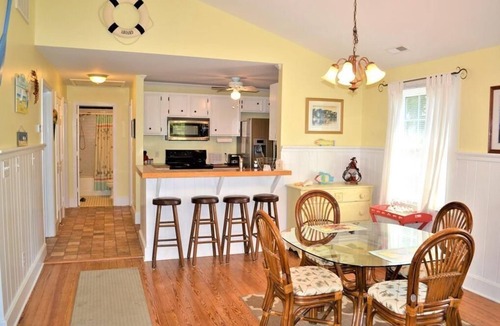 North Carolina Coast Cottage | Pink Pearl-Super cute pet friendly cottage, 3 bedroom 2 bath with a rocking chair front porch and plenty of parking