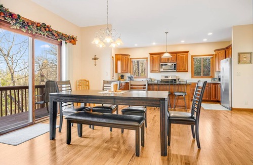 Hendersonville House | Pisgah View Cabin - Year round Mountain View - Convenient location