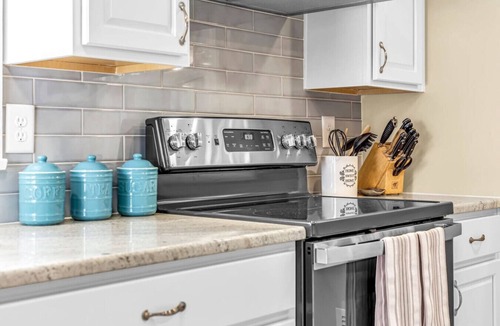 Greensboro House | Pleasant Acre -Charming and Spacious Home