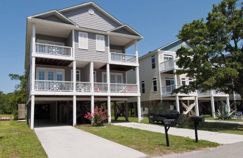Wilmington Beach House | Pleasure Island duplex, a local favorite for sun, sand, fun, and fishing