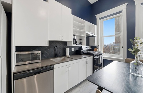 The Loop Hotel | Plymouth Collection: 3BD 2BA with Gym & Rooftop