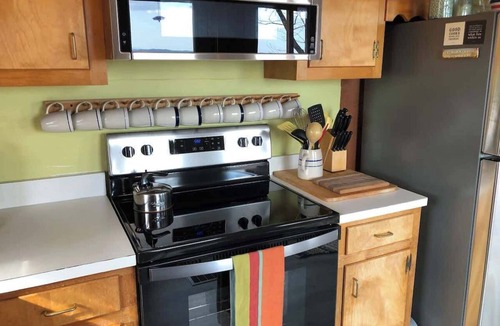 Burks Fork Cabin | Pontificator's Perch Cabin by Buffalo Mtn Getaway
