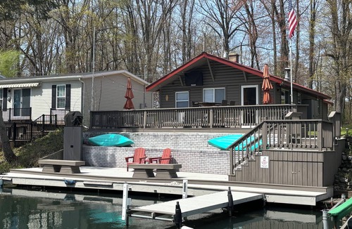 Sister Lakes House | PONTOON INCLUDED 5/1/26-10/12/26 3 Bed/2 Bath Waterfront Home on Magician