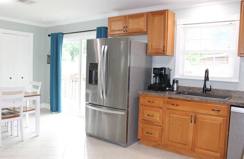 Grove House | POOL OPEN til MID OCTOBER-Lakefront WITH private dock + saltwater POOL! Gorgeous