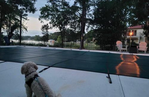 North Newport News House | Pool River House