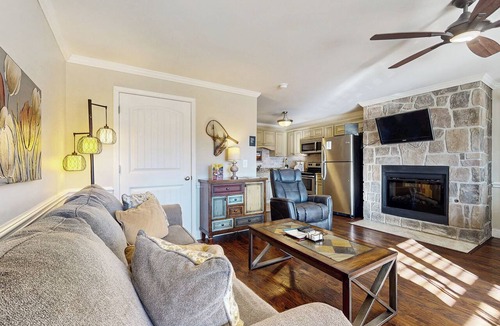 Townsend Apartment | Pool + Riverfront! Couples Retreat in Smoky Mtns