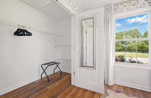 Bee Spring House | Pool Table, Theater, Fire Pit, Volleyball Court, and Game Room