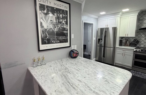 Ashley Oaks House | Poolside Escape: Pool-Jacuzzi-Pool Table-Sauna-Sleeps 16