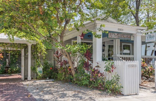 Downtown Villa | Poolside Studio Villa Steps from Duval!