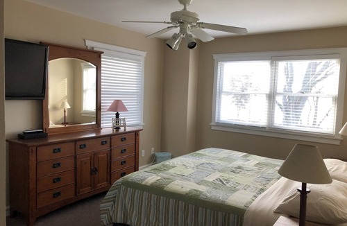 Powers Lake House | Powers Lake spacious retreat
