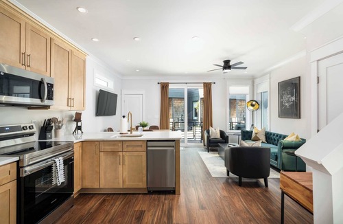 River District Boat Rental | Premiere at The Cove Riverwalk Villas