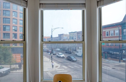 Lakeview Apartment | Premium Lakeview 2BR w/W/D, nr Wrigley Field & Lake, by Blueground