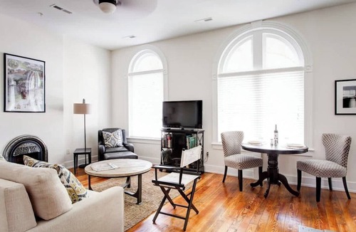 North Downtown Apartment | Prime Downtown Mall Flat with Free Parking - #306