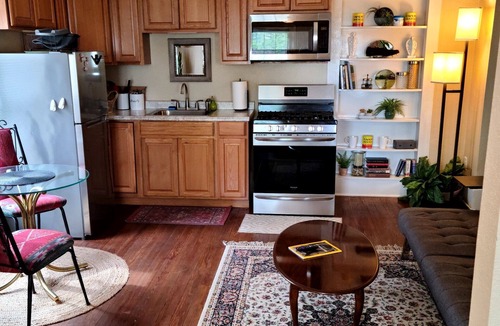 Owensboro Apartment | Private 1 bdrm apartment in the heart of the city. Pet friendly.