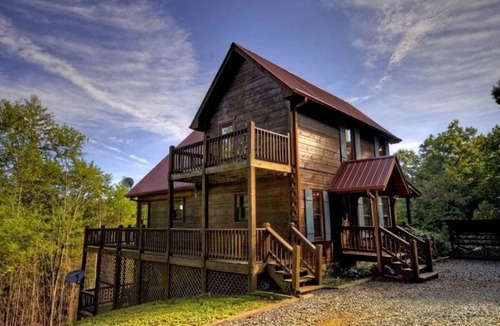 Mineral Bluff Cabin | Private 3BR Cabin w/Hot Tub, Fire Pit, Creek & Views – 15 Min from Blue Ridge