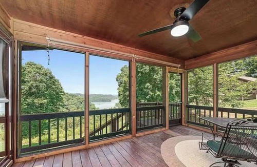 Byrdstown House | Private 5-Acre Retreat, Panoramic Dale Hollow Lake View, Sleeps 10