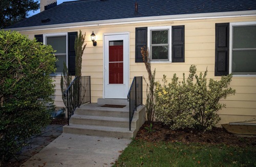 Wheaton-Glenmont House | Private Basement Suite Near Metro, See the Best of Silver Spring
