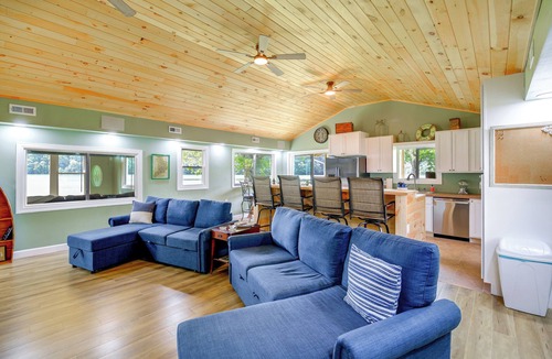 Hiwassee Cottage | Private Beach! Home w/2 Guest Cabins in Hiwassee