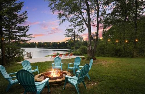 Pocono Summit House | Private Beach! Luxe Lake House in Pocono Mtns