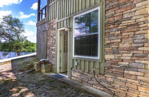 Munford House | Private beautiful 100 Acre Lake & Cabin. Mt. Cheaha.Dog Friendly.Internet
