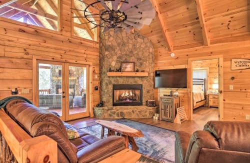 Mineral Bluff House | Private Cabin w/Furnished Porch on < 3 Acres!