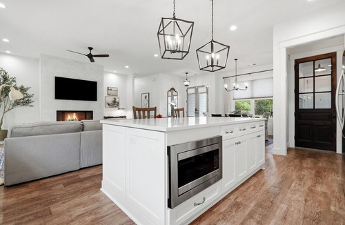 Tate House | Private Cottage in Ballground with Hot Tub, Fire Pit, Grill & Spa