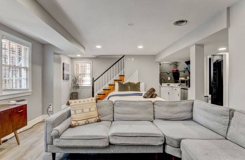 Washington House | Private DC Studio | Free Parking + W/D