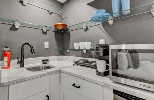 Washington House | Private DC Studio | Free Parking + W/D