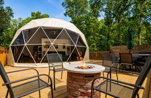Almo Cabin | Private Forest Dome with Hot Tub, Fire Pit & King Bed