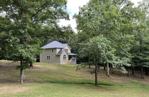 Lindseyville House | Private Getaway! Great for families and friends! Hot tub and Fire pit!