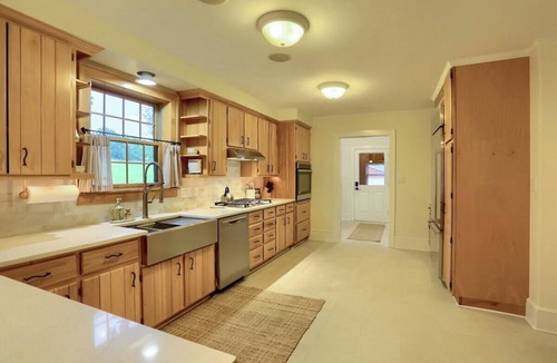 Orrtanna House | Private Hillside Retreat w/Hot Tub Near Gettysburg