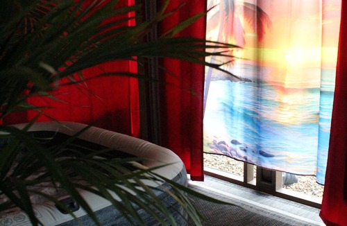 Williamsburg Apartment | Private King Patio Suite w/Hot Tub