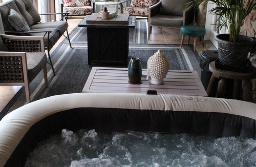 Williamsburg Apartment | Private King Patio Suite w/Hot Tub